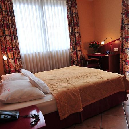 Hotel Mado Кёльн Номер фото