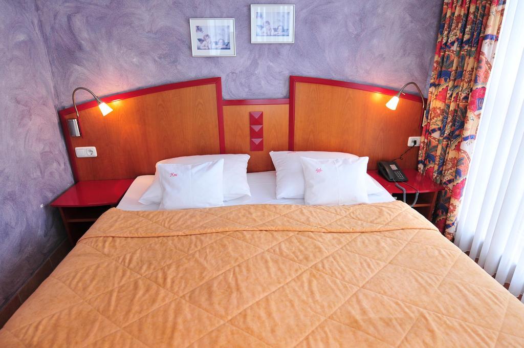 Hotel Mado Кёльн Номер фото